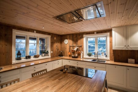 Kjøkken fra Grønvold Snekkerverksted i Valdres