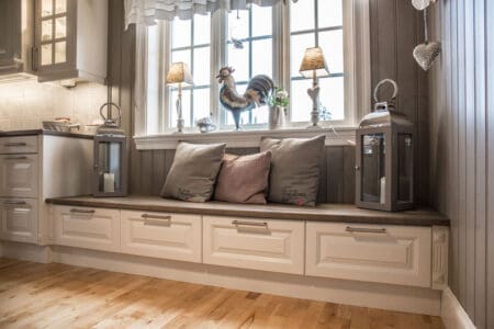 Kjøkkenbenk fra Grønvold Snekkerverksted i Valdres